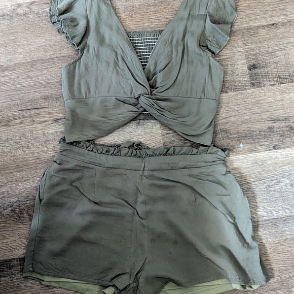 Shein size large green and white co-ord sets - Picture 3 of 4